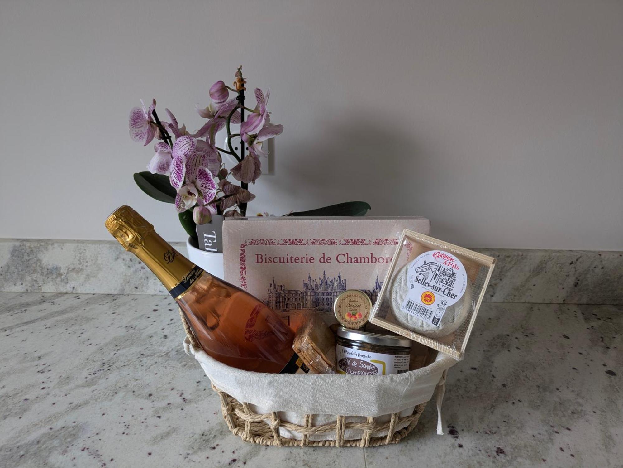 Appartement Avec Parking & Linge Inclus & Local Velos 블루아 외부 사진